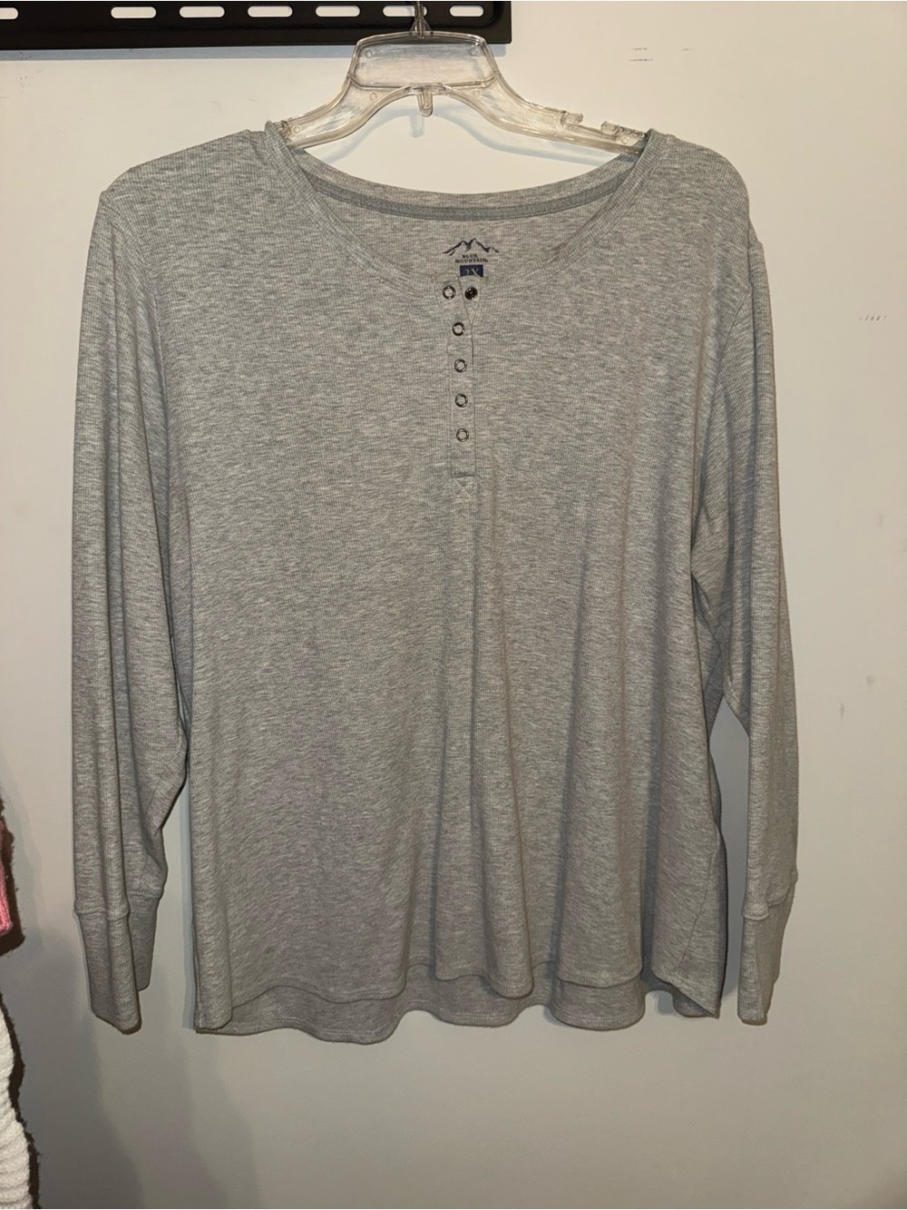 Casual Light Gray Long-Sleeve Henley Tee